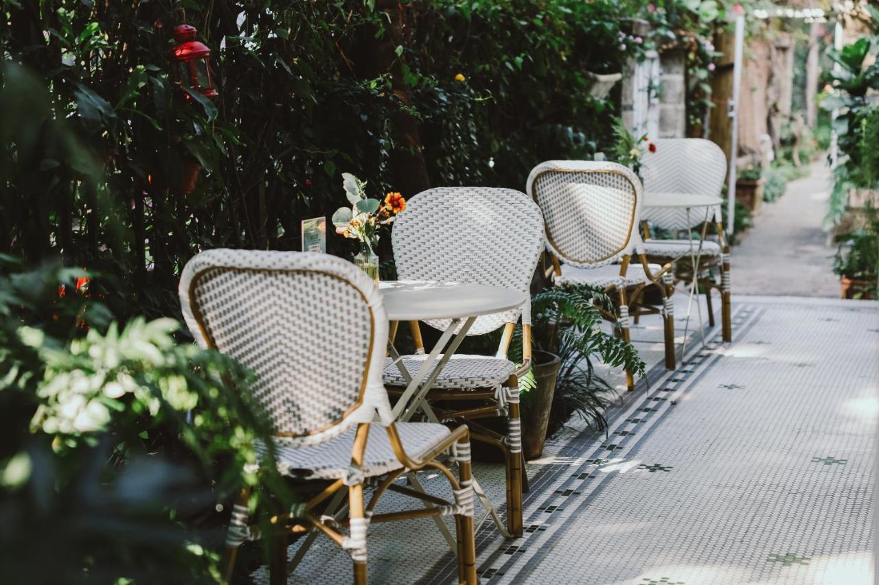 Shenzhen No'6 Garden Villa --French Window With Garden View,Close To Sea World &Shekou Ferry Port &K11 Ecoast &Subway Nearby ,Offer Western Food And Coffee &English Speaking With Tour Services Kültér fotó