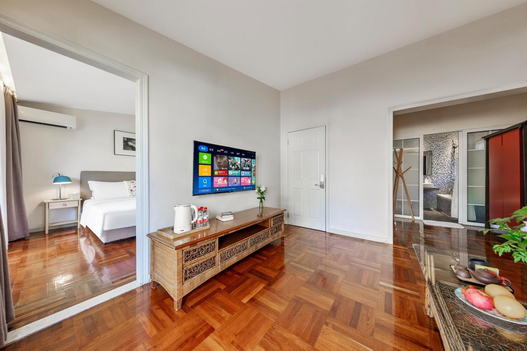 Shenzhen No'6 Garden Villa --French Window With Garden View,Close To Sea World &Shekou Ferry Port &K11 Ecoast &Subway Nearby ,Offer Western Food And Coffee &English Speaking With Tour Services Kültér fotó