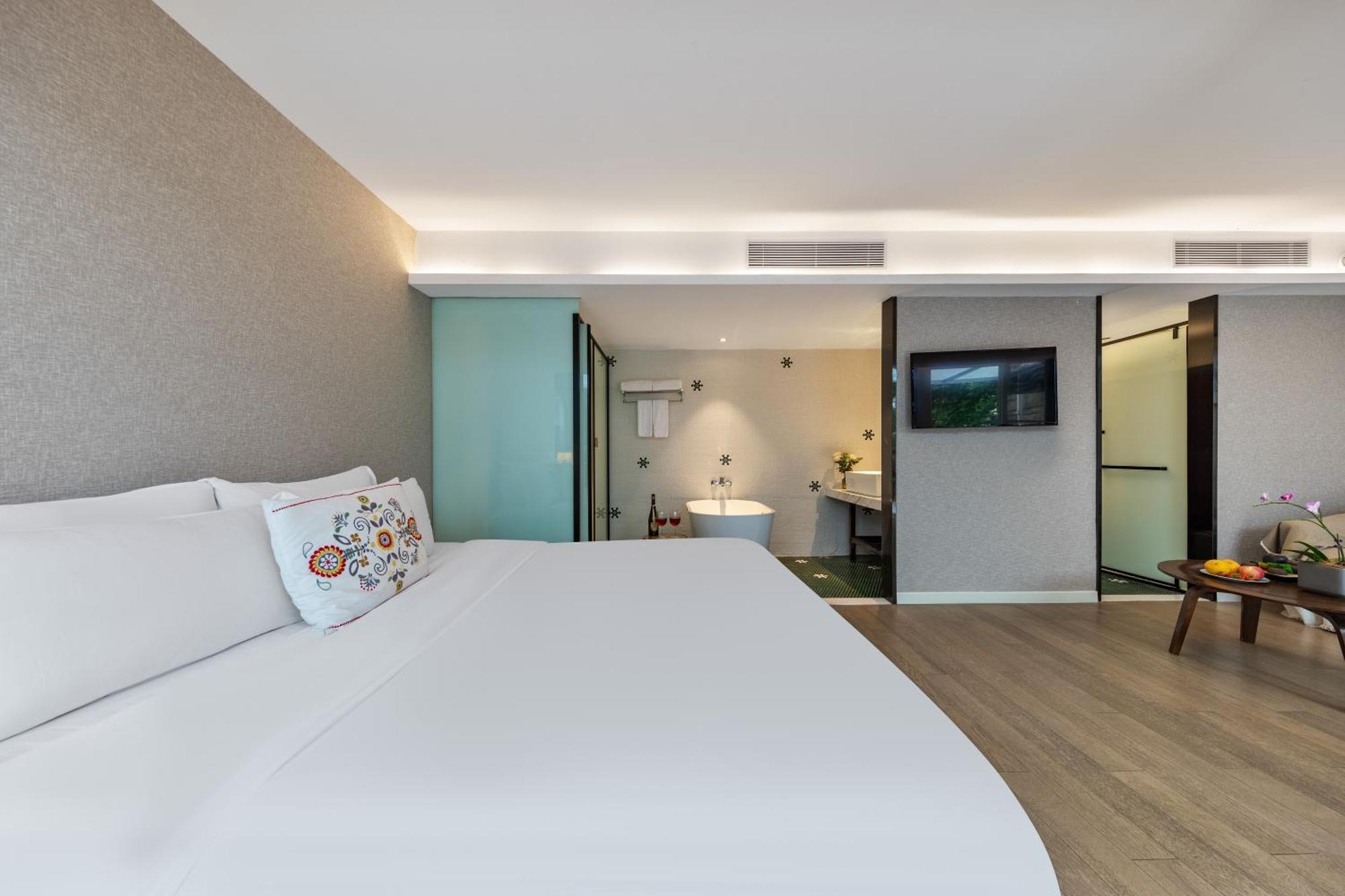 Shenzhen No'6 Garden Villa --French Window With Garden View,Close To Sea World &Shekou Ferry Port &K11 Ecoast &Subway Nearby ,Offer Western Food And Coffee &English Speaking With Tour Services Kültér fotó