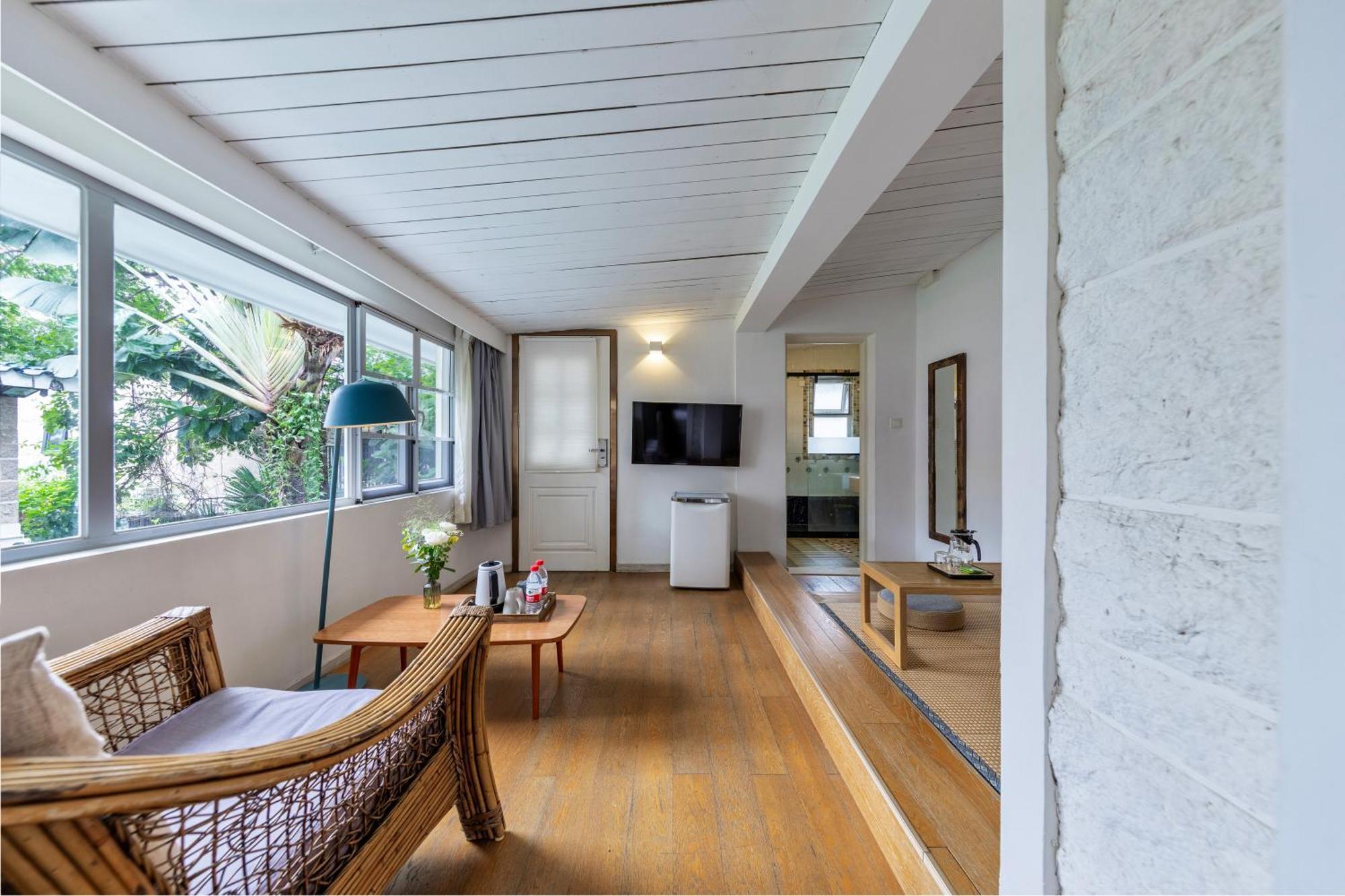 Shenzhen No'6 Garden Villa --French Window With Garden View,Close To Sea World &Shekou Ferry Port &K11 Ecoast &Subway Nearby ,Offer Western Food And Coffee &English Speaking With Tour Services Kültér fotó