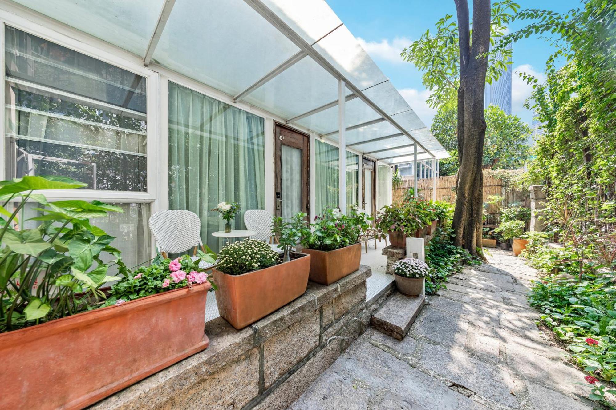 Shenzhen No'6 Garden Villa --French Window With Garden View,Close To Sea World &Shekou Ferry Port &K11 Ecoast &Subway Nearby ,Offer Western Food And Coffee &English Speaking With Tour Services Kültér fotó